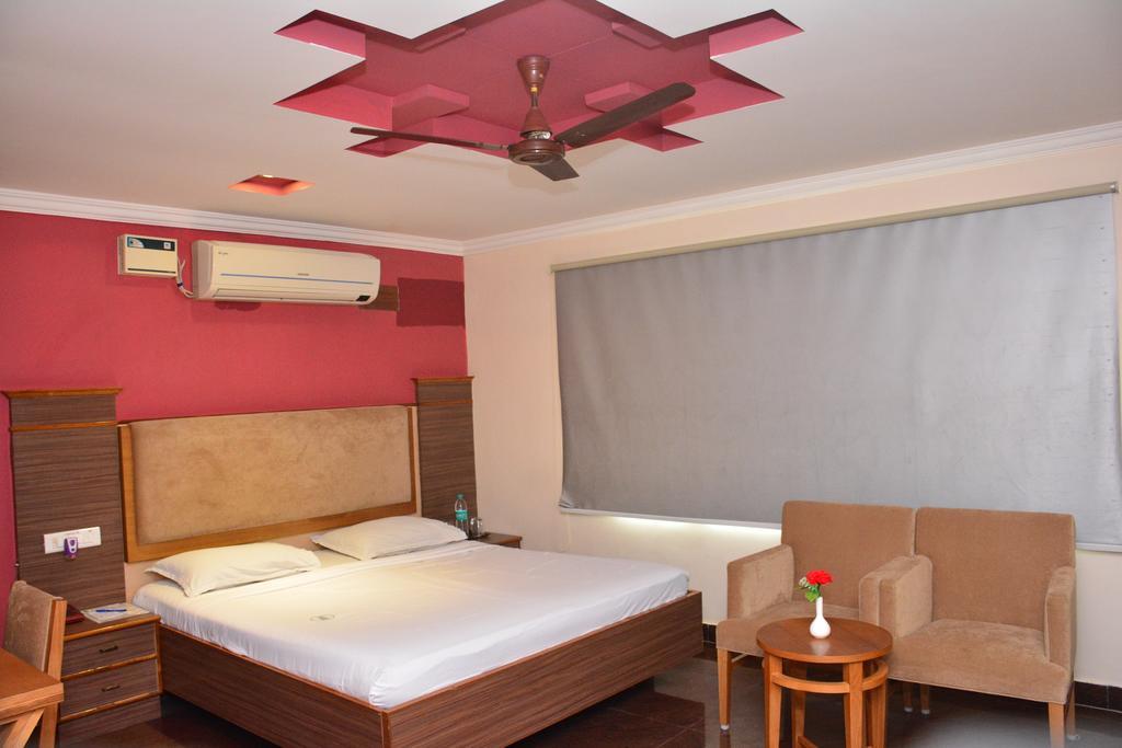 Hotel Pams Mayiladuthurai Eksteriør billede