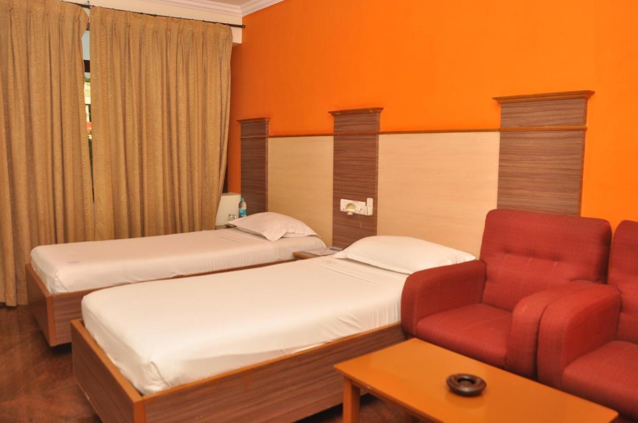 Hotel Pams Mayiladuthurai Eksteriør billede