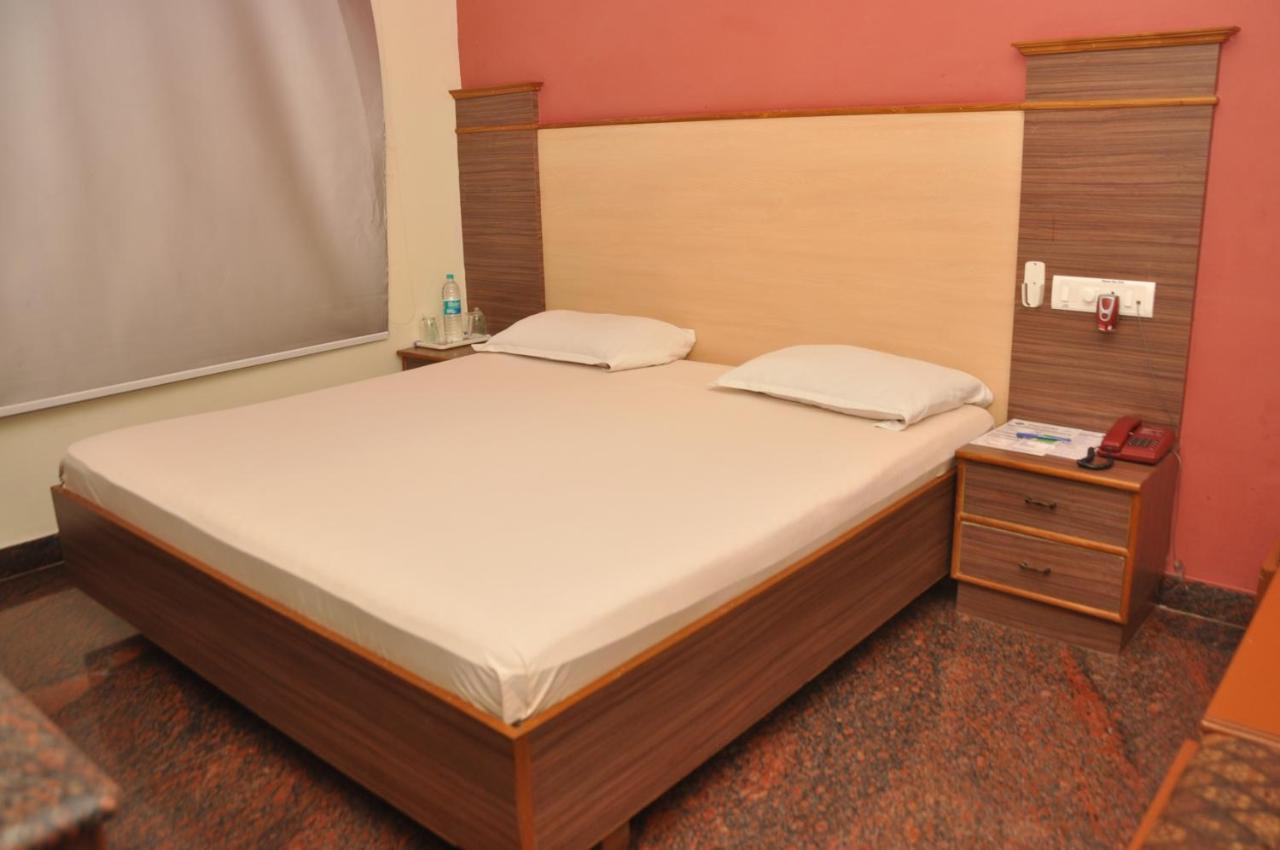 Hotel Pams Mayiladuthurai Eksteriør billede