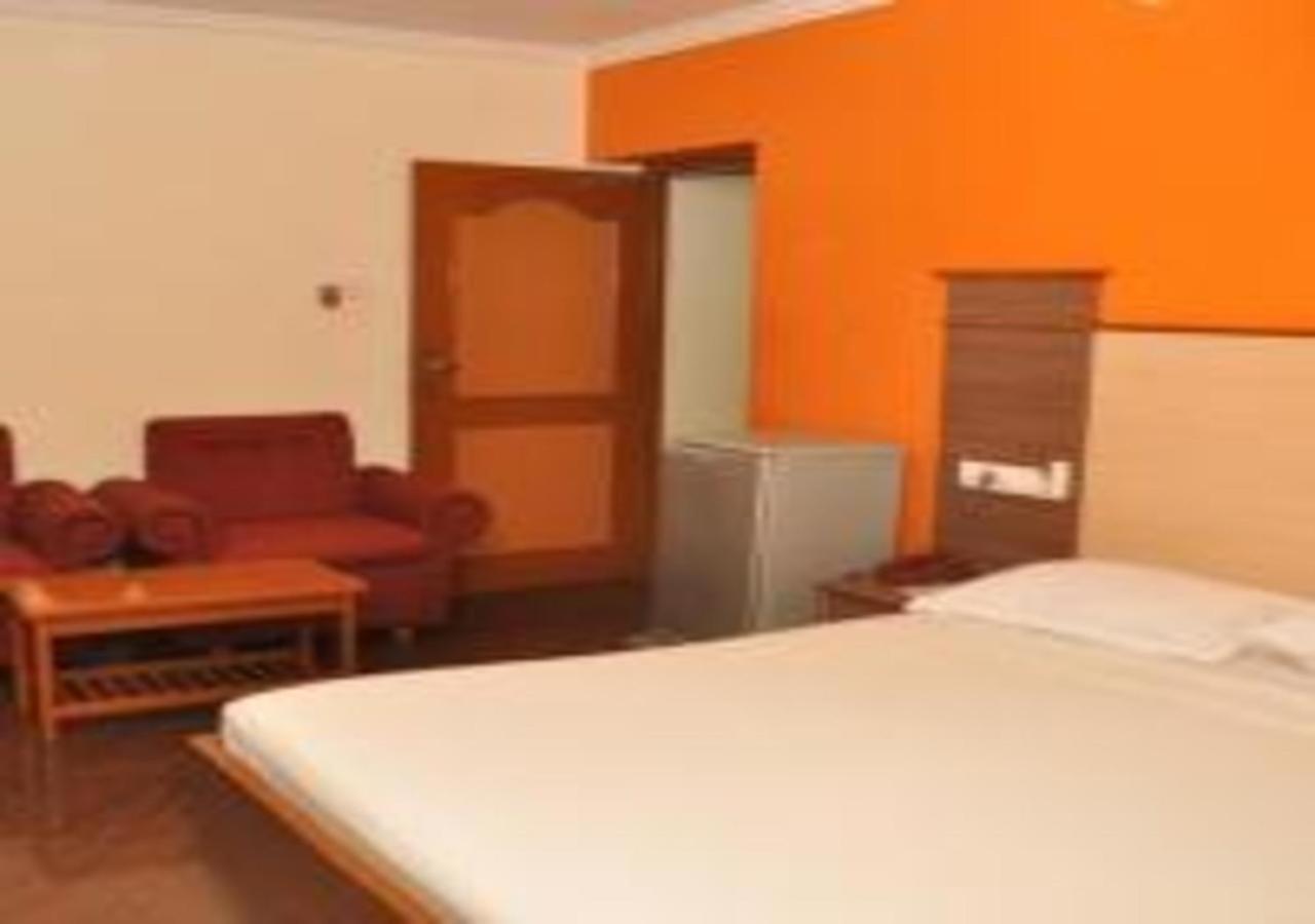 Hotel Pams Mayiladuthurai Eksteriør billede