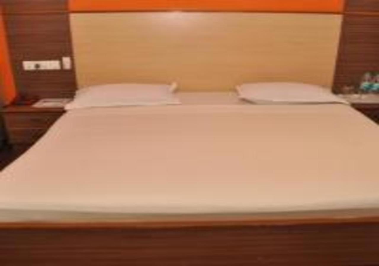 Hotel Pams Mayiladuthurai Eksteriør billede